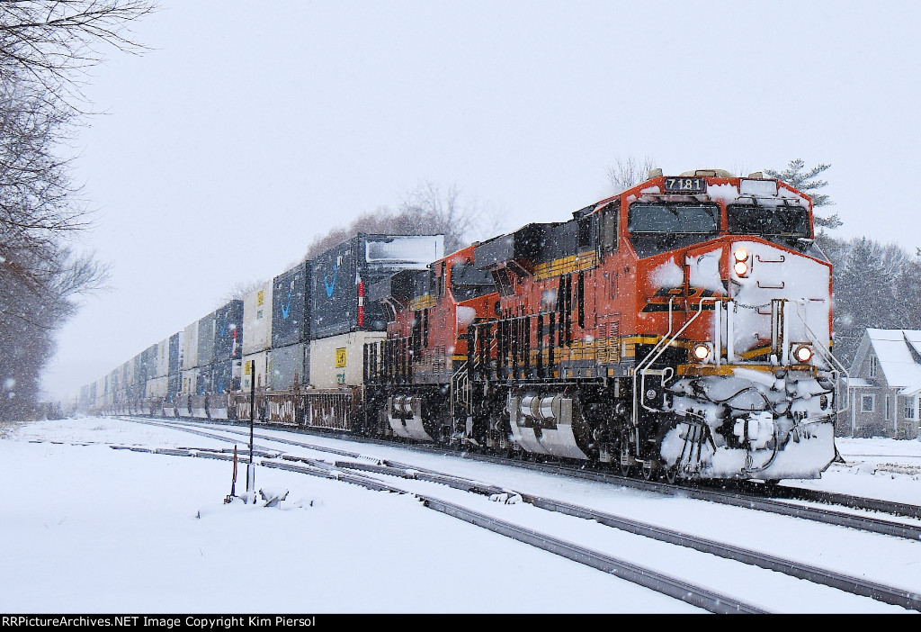 BNSF 7181